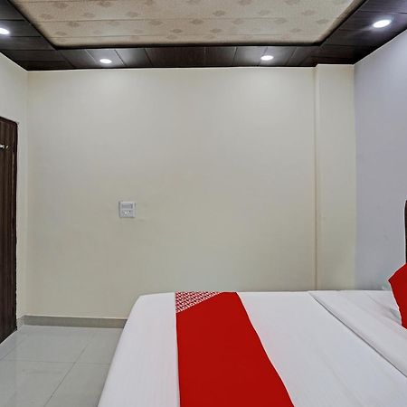 Oyo Flagship Evergreen Tower Hotel Ghaziabad Exterior photo