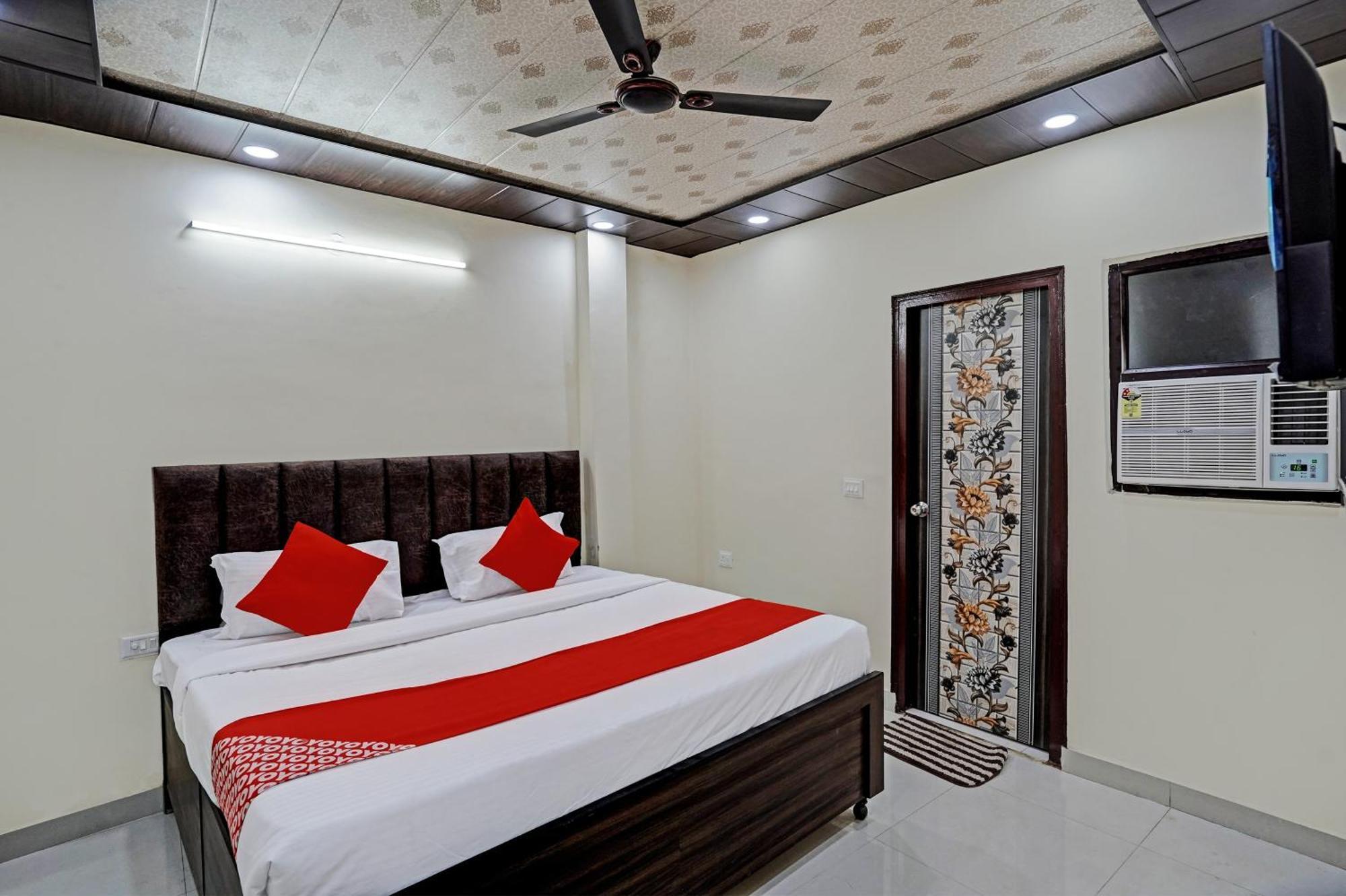 Oyo Flagship Evergreen Tower Hotel Ghaziabad Exterior photo
